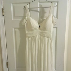 Flowing wedding dress